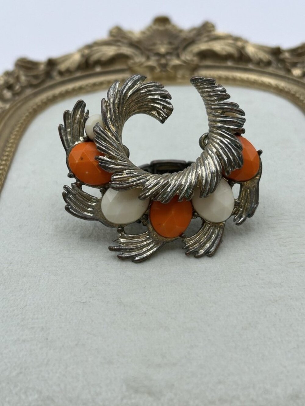 Vintage Silver Tone Feather Ring Orange Cream Plastic Bead Stretch 8 Western UT